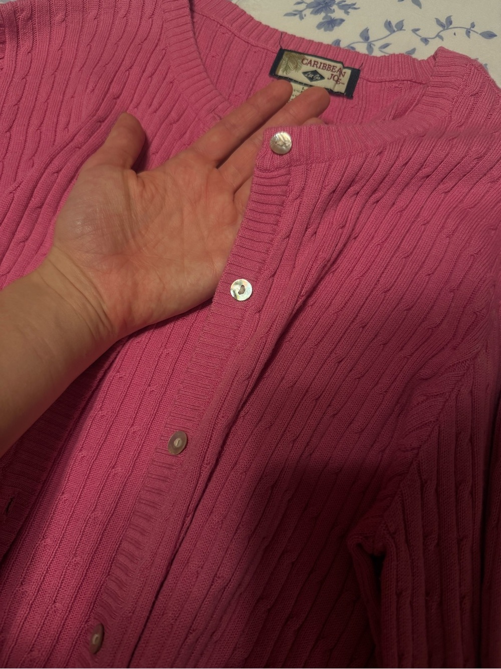 Pink sweater - Picture 3 of 3